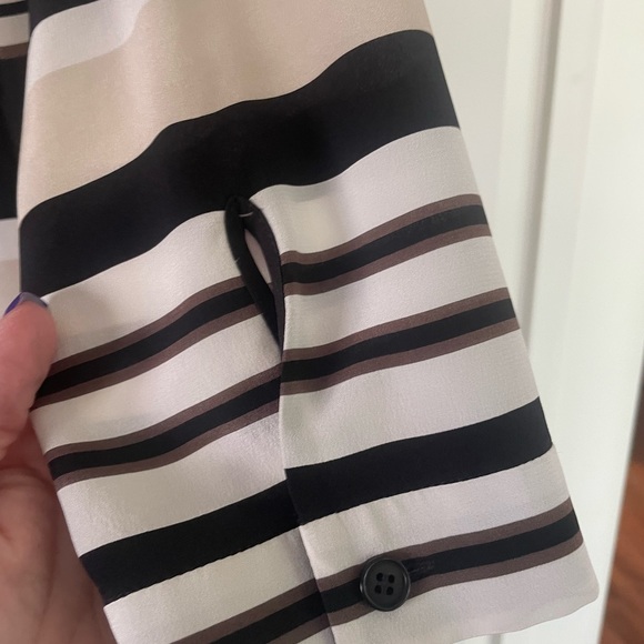 Lafayette, 148 New York gorgeous striped blouse, long sleeve. - Picture 4 of 4